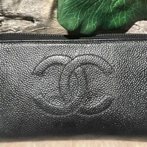 AUTH CHANEL ZIP AROUND CAVIAR LEATHER LONG WALLET